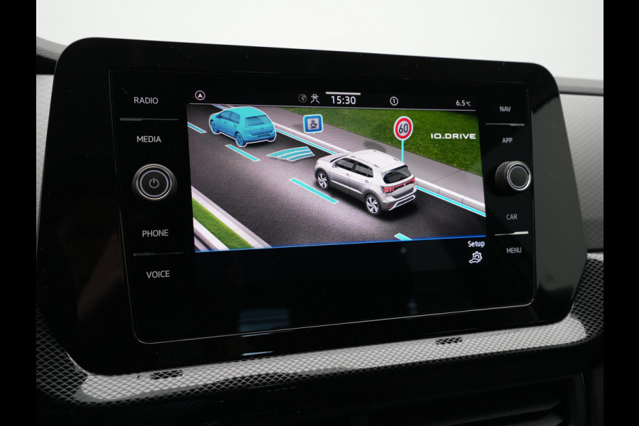 Volkswagen T-Cross Life Edition | 'App-Connect' draadloze smartphone integratie | Achterlichten LED | Afstandscontrolesysteem (Front Assist)