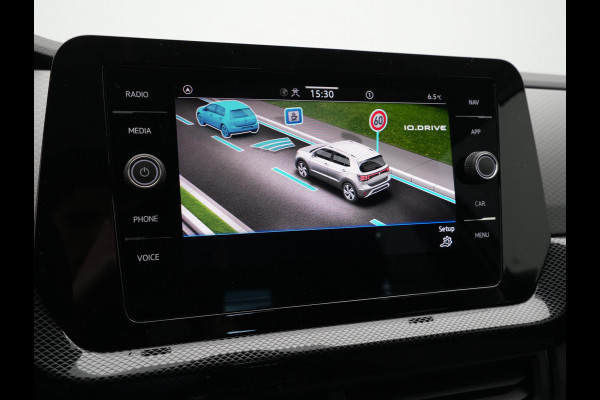 Volkswagen T-Cross Life Edition | 'App-Connect' draadloze smartphone integratie | Achterlichten LED | Afstandscontrolesysteem (Front Assist)