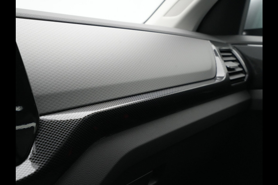 Volkswagen T-Cross Life Edition | 'App-Connect' draadloze smartphone integratie | Achterlichten LED | Afstandscontrolesysteem (Front Assist)