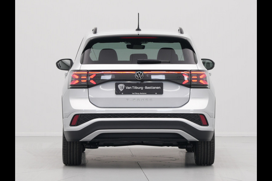 Volkswagen T-Cross R-Line Edition | 'App-Connect' draadloze smartphone integratie | Achterlichten LED | Afstandscontrolesysteem (Front Assist)