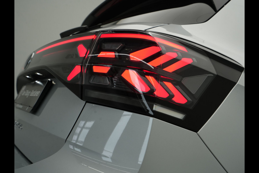 Volkswagen T-Cross R-Line Edition | 'App-Connect' draadloze smartphone integratie | Achterlichten LED | Afstandscontrolesysteem (Front Assist)