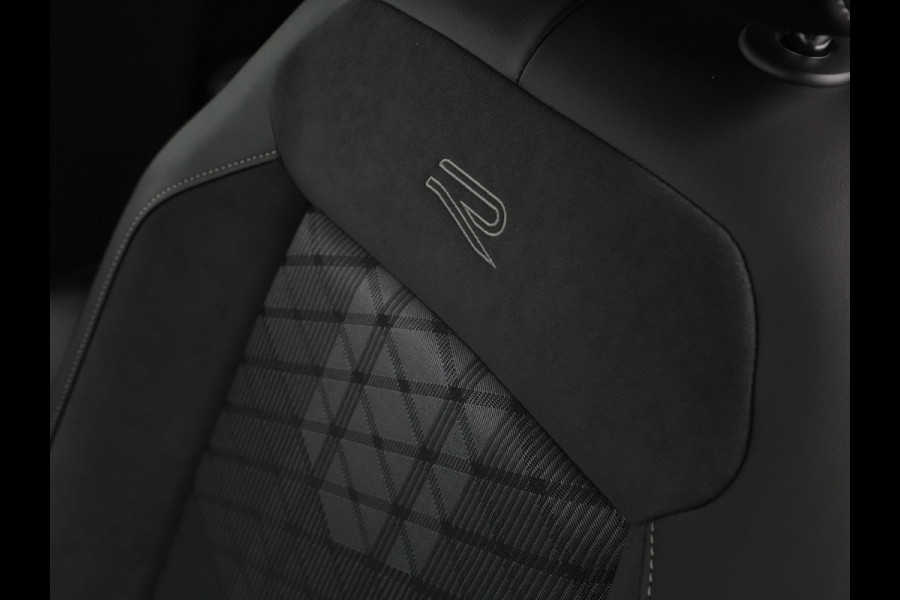 Volkswagen T-Cross R-Line Edition | 'App-Connect' draadloze smartphone integratie | Achterlichten LED | Afstandscontrolesysteem (Front Assist)
