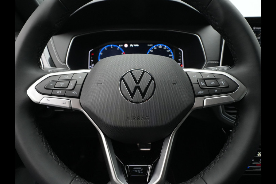 Volkswagen T-Cross R-Line Edition | 'App-Connect' draadloze smartphone integratie | Achterlichten LED | Afstandscontrolesysteem (Front Assist)