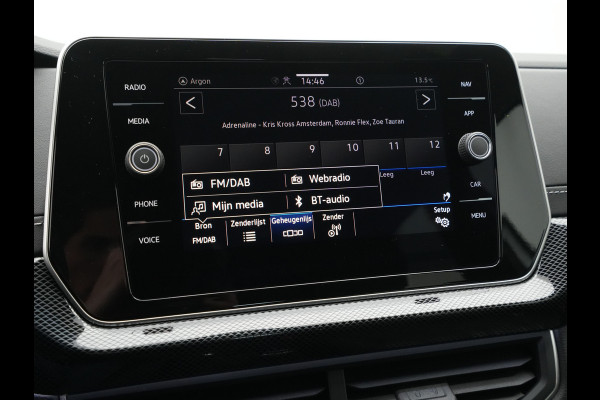 Volkswagen T-Cross R-Line Edition | 'App-Connect' draadloze smartphone integratie | Achterlichten LED | Afstandscontrolesysteem (Front Assist)