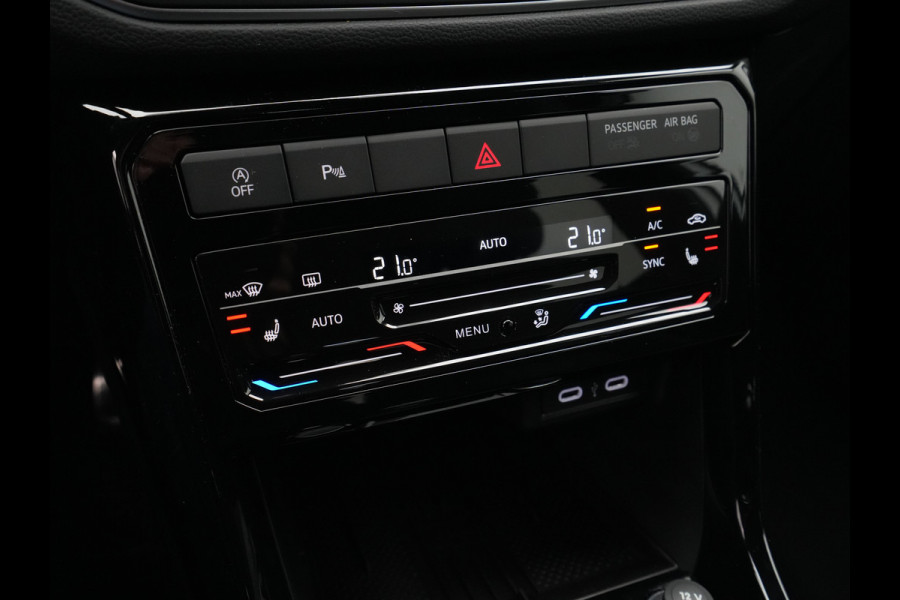 Volkswagen T-Cross R-Line Edition | 'App-Connect' draadloze smartphone integratie | Achterlichten LED | Afstandscontrolesysteem (Front Assist)