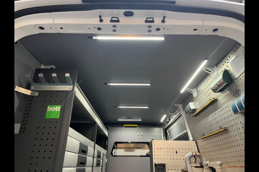 Volkswagen Crafter Servicewagen 35 2.0 TDI 140pk euro6 L3H3 Victron v230 BOTT Kasten Standkachel Trekhaak 3000KG RIJKLAARPRIJS