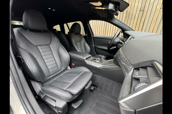 BMW 3 Serie Touring 330e Automaat | Leer | Adaptieve cruise control | DAB radio | Getint glas | LED verlichting | Stoelverwarming | Audio in