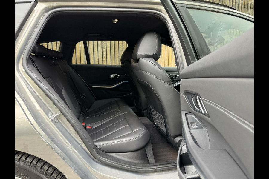 BMW 3 Serie Touring 330e Automaat | Leer | Adaptieve cruise control | DAB radio | Getint glas | LED verlichting | Stoelverwarming | Audio in