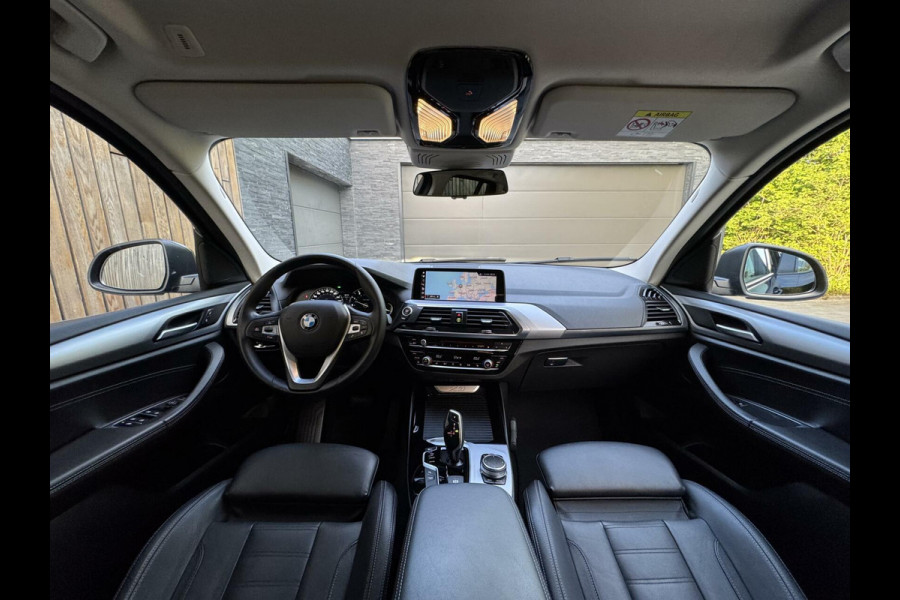 BMW X3 xDrive20i High Executive | Leer | Sportstoelen | DAB | Cruise control | LED verlichting | Stoelverwarming | Elektrisch bedienbar