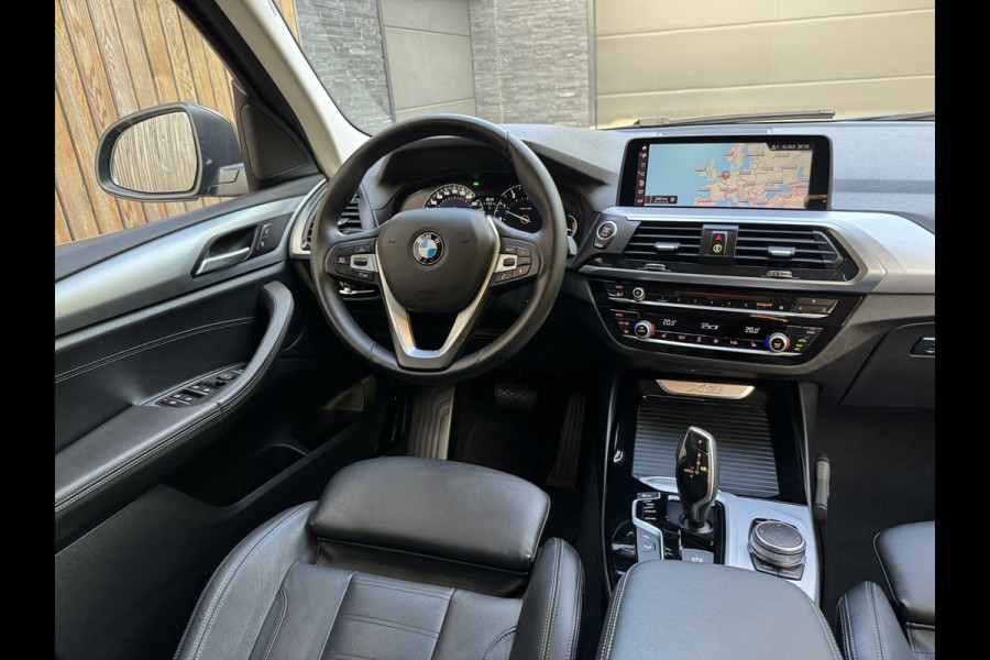 BMW X3 xDrive20i High Executive | Leer | Sportstoelen | DAB | Cruise control | LED verlichting | Stoelverwarming | Elektrisch bedienbar