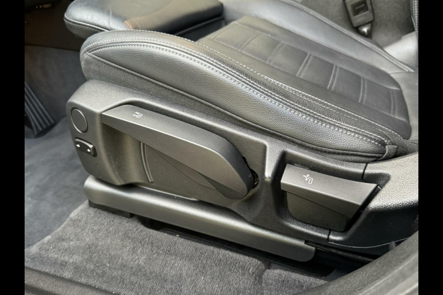 BMW X3 xDrive20i High Executive | Leer | Sportstoelen | DAB | Cruise control | LED verlichting | Stoelverwarming | Elektrisch bedienbar