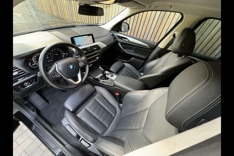BMW X3 xDrive20i High Executive | Leer | Sportstoelen | DAB | Cruise control | LED verlichting | Stoelverwarming | Elektrisch bedienbar