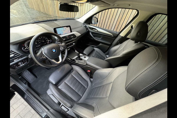 BMW X3 xDrive20i High Executive | Leer | Sportstoelen | DAB | Cruise control | LED verlichting | Stoelverwarming | Elektrisch bedienbar