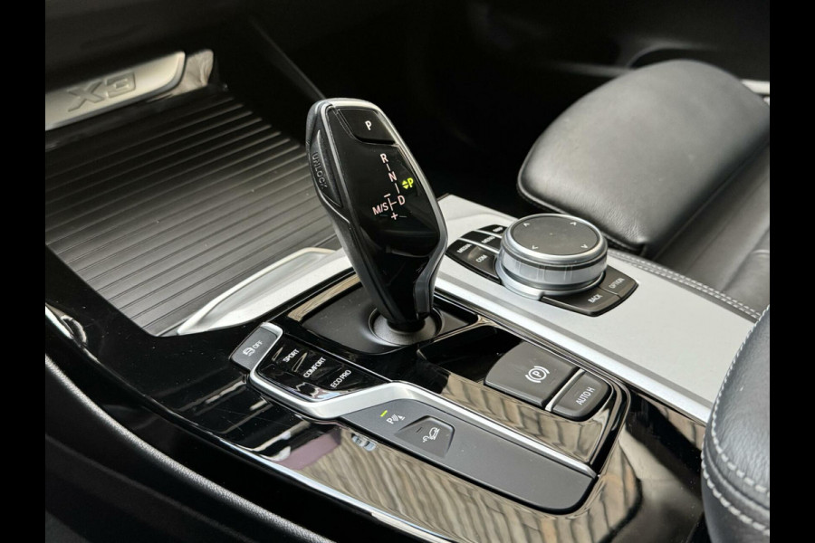 BMW X3 xDrive20i High Executive | Leer | Sportstoelen | DAB | Cruise control | LED verlichting | Stoelverwarming | Elektrisch bedienbar