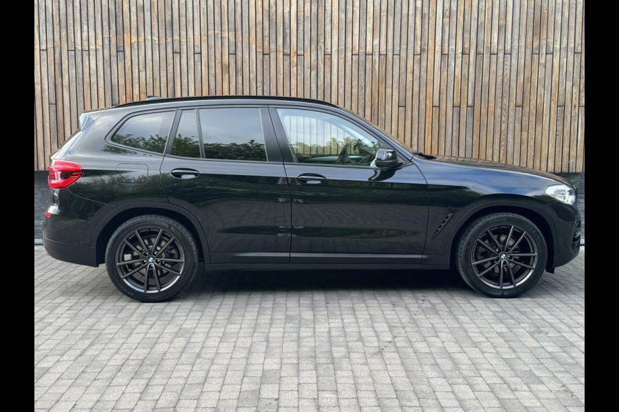 BMW X3 xDrive20i High Executive | Leer | Sportstoelen | DAB | Cruise control | LED verlichting | Stoelverwarming | Elektrisch bedienbar