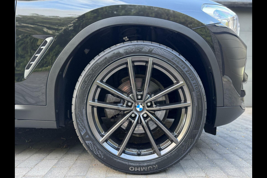 BMW X3 xDrive20i High Executive | Leer | Sportstoelen | DAB | Cruise control | LED verlichting | Stoelverwarming | Elektrisch bedienbar