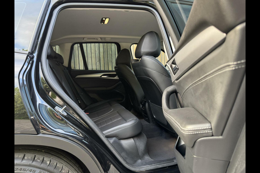 BMW X3 xDrive20i High Executive | Leer | Sportstoelen | DAB | Cruise control | LED verlichting | Stoelverwarming | Elektrisch bedienbar