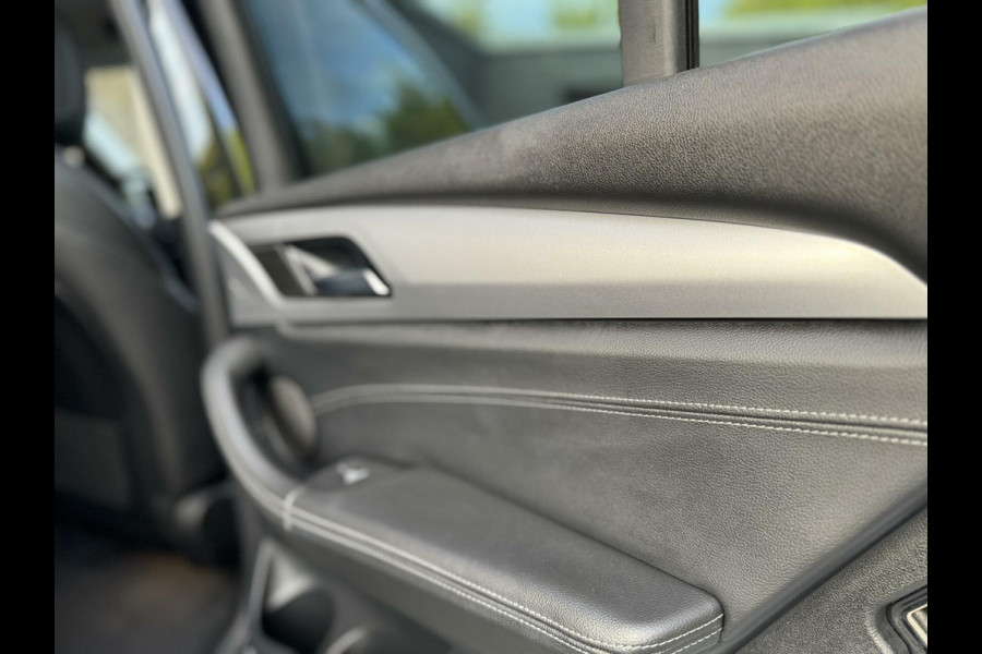 BMW X3 xDrive20i High Executive | Leer | Sportstoelen | DAB | Cruise control | LED verlichting | Stoelverwarming | Elektrisch bedienbar