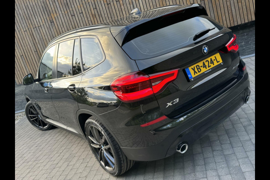 BMW X3 xDrive20i High Executive | Leer | Sportstoelen | DAB | Cruise control | LED verlichting | Stoelverwarming | Elektrisch bedienbar