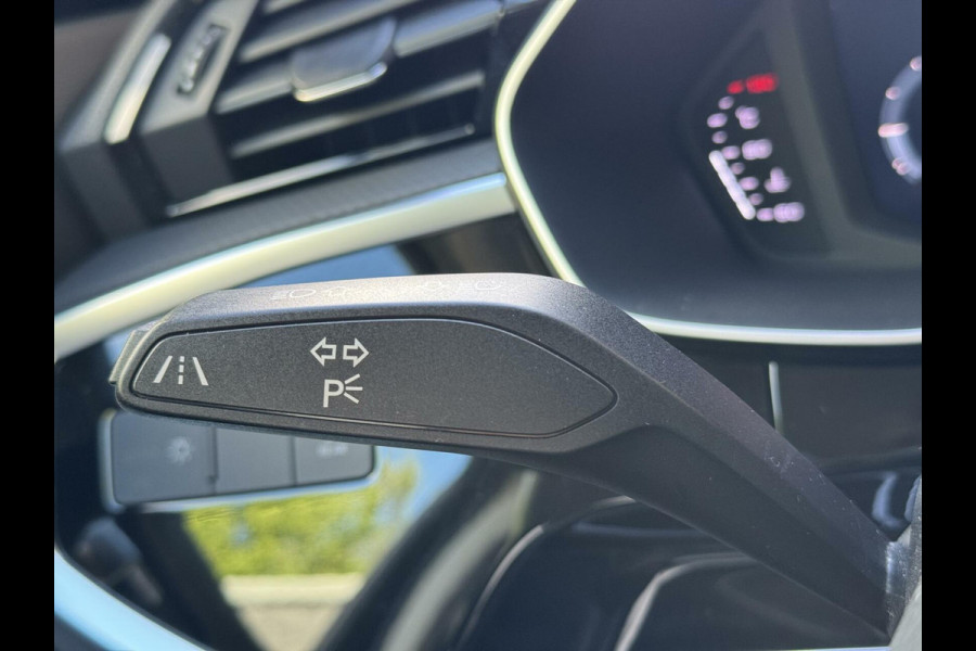 Audi Q3 35 TFSI Pro Line Automaat 150pk | Climate control | Cruise control | Apple CarPlay | Trekhaak uitklapbaar | Sportstoelen | LED v