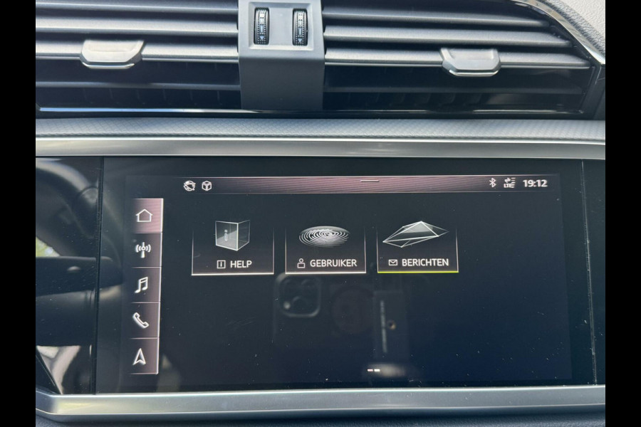 Audi Q3 35 TFSI Pro Line Automaat 150pk | Climate control | Cruise control | Apple CarPlay | Trekhaak uitklapbaar | Sportstoelen | LED v