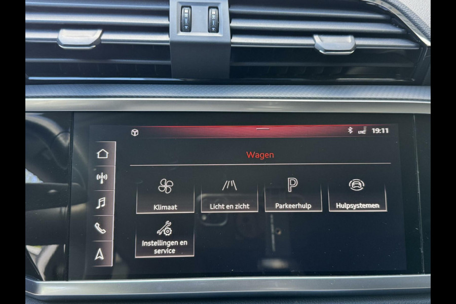 Audi Q3 35 TFSI Pro Line Automaat 150pk | Climate control | Cruise control | Apple CarPlay | Trekhaak uitklapbaar | Sportstoelen | LED v
