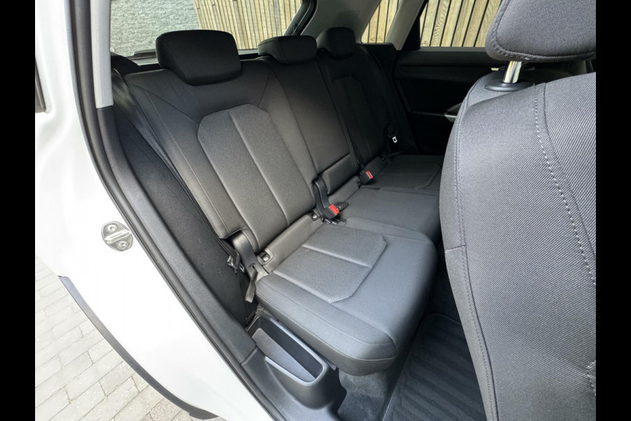 Audi Q3 35 TFSI Pro Line Automaat 150pk | Climate control | Cruise control | Apple CarPlay | Trekhaak uitklapbaar | Sportstoelen | LED v