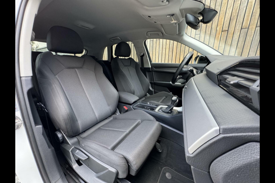 Audi Q3 35 TFSI Pro Line Automaat 150pk | Climate control | Cruise control | Apple CarPlay | Trekhaak uitklapbaar | Sportstoelen | LED v