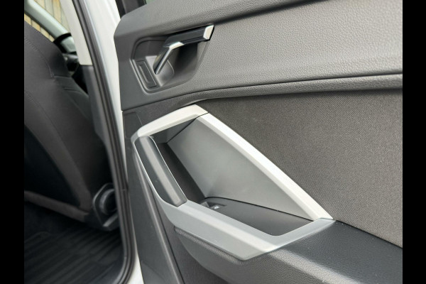 Audi Q3 35 TFSI Pro Line Automaat 150pk | Climate control | Cruise control | Apple CarPlay | Trekhaak uitklapbaar | Sportstoelen | LED v