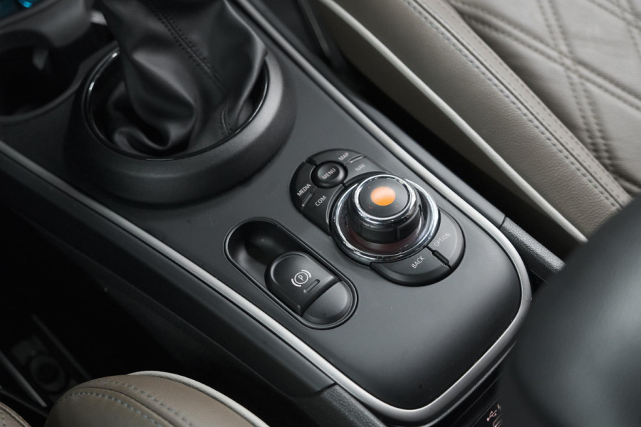 MINI Countryman 2.0 Cooper S E ALL4 Chili | Panoramadak | Camera | Apple Carplay | Elektrische Kofferklep