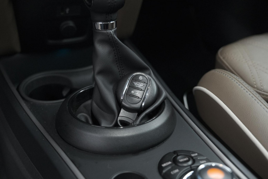 MINI Countryman 2.0 Cooper S E ALL4 Chili | Panoramadak | Camera | Apple Carplay | Elektrische Kofferklep