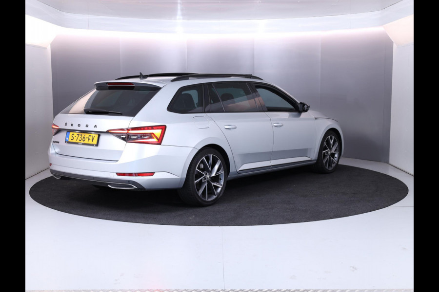 Škoda Superb Combi 1.5 TSI ACT Sportline Business 150 pk Automaat (DSG) | Navigatie | Panoramadak | Parkeersensoren | Achteruitrijcamera | Adaptieve cruise control | Stoelverwarming V+A |