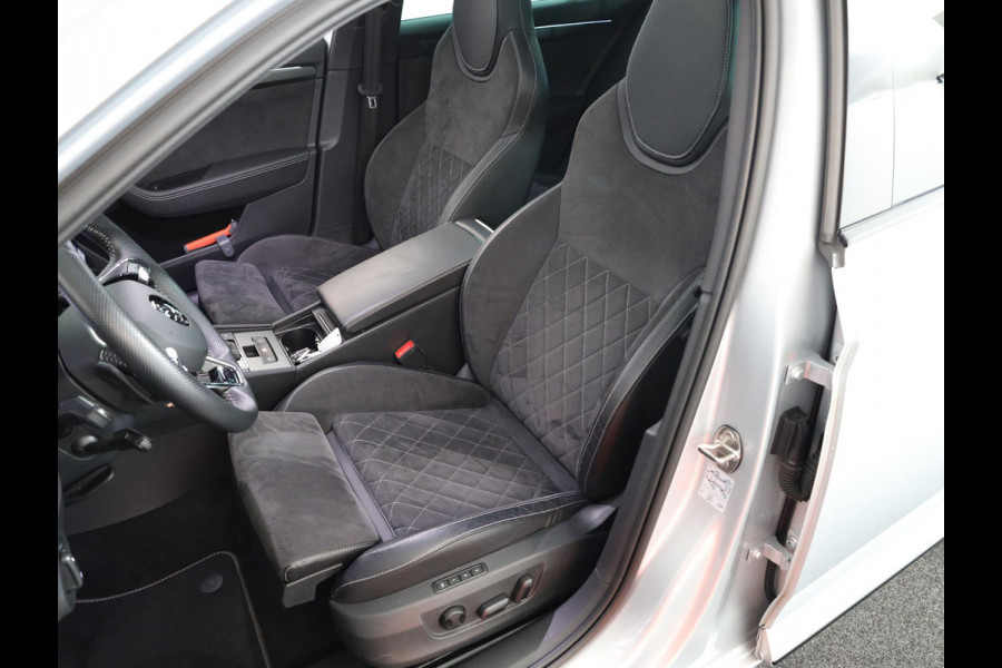 Škoda Superb Combi 1.5 TSI ACT Sportline Business 150 pk Automaat (DSG) | Navigatie | Panoramadak | Parkeersensoren | Achteruitrijcamera | Adaptieve cruise control | Stoelverwarming V+A |