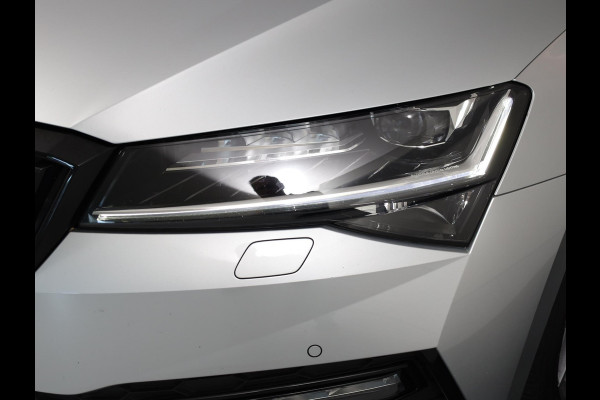 Škoda Superb Combi 1.5 TSI ACT Sportline Business 150 pk Automaat (DSG) | Navigatie | Panoramadak | Parkeersensoren | Achteruitrijcamera | Adaptieve cruise control | Stoelverwarming V+A |