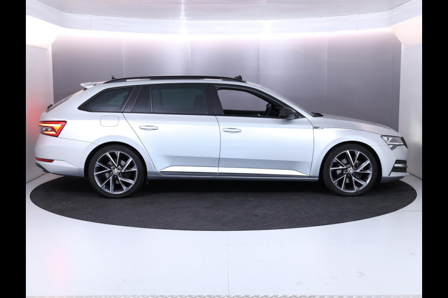 Škoda Superb Combi 1.5 TSI ACT Sportline Business 150 pk Automaat (DSG) | Navigatie | Panoramadak | Parkeersensoren | Achteruitrijcamera | Adaptieve cruise control | Stoelverwarming V+A |