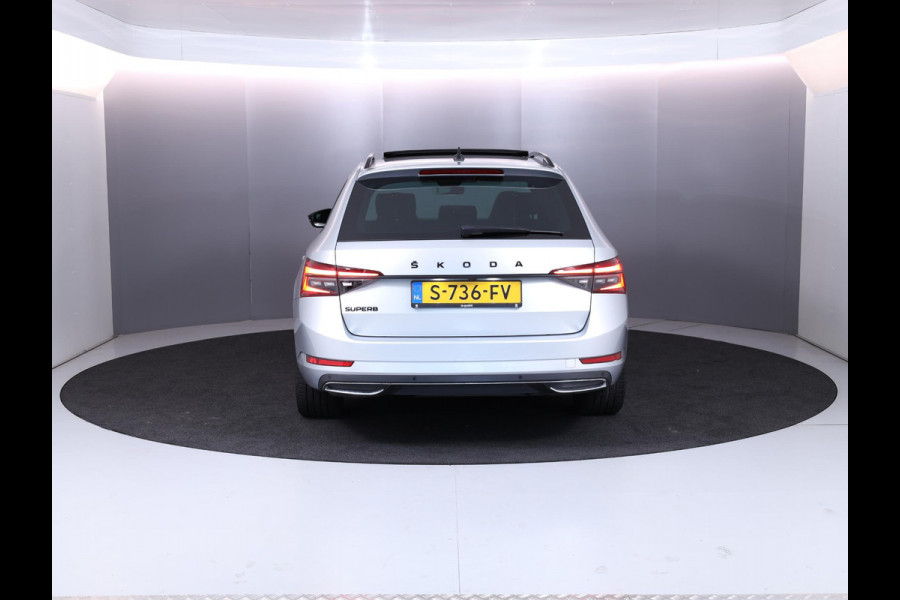 Škoda Superb Combi 1.5 TSI ACT Sportline Business 150 pk Automaat (DSG) | Navigatie | Panoramadak | Parkeersensoren | Achteruitrijcamera | Adaptieve cruise control | Stoelverwarming V+A |