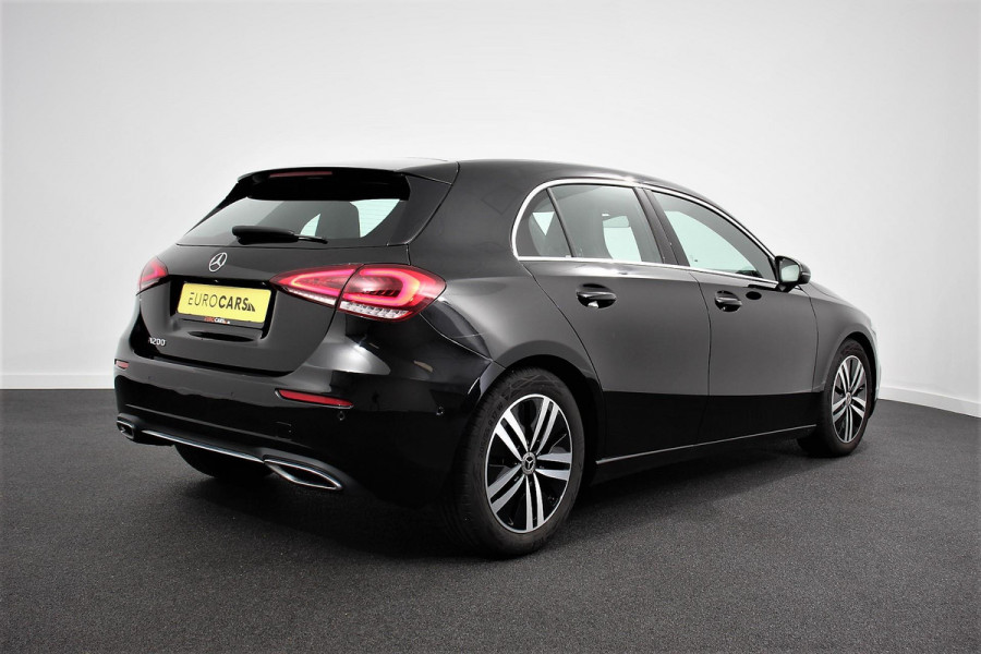 Mercedes-Benz A-Klasse 200 Automaat Progressive Navigatie Camera Climate Control Cruise Control Lane Assist Keyless Go Verkeersbord Herkenning 17 Inch Lichtmetaal