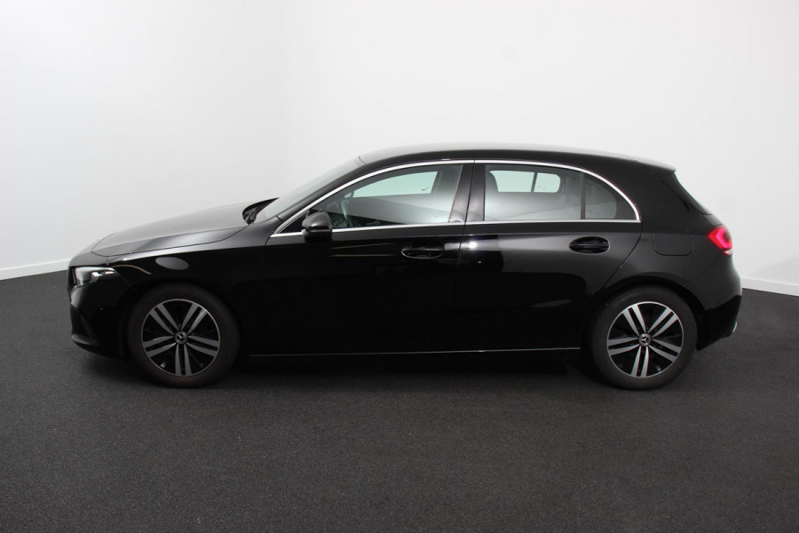 Mercedes-Benz A-Klasse 200 Automaat Progressive Navigatie Camera Climate Control Cruise Control Lane Assist Keyless Go Verkeersbord Herkenning 17 Inch Lichtmetaal