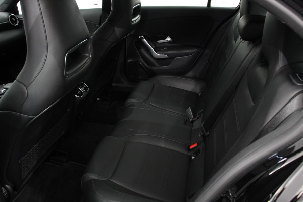 Mercedes-Benz A-Klasse 200 Automaat Progressive Navigatie Camera Climate Control Cruise Control Lane Assist Keyless Go Verkeersbord Herkenning 17 Inch Lichtmetaal