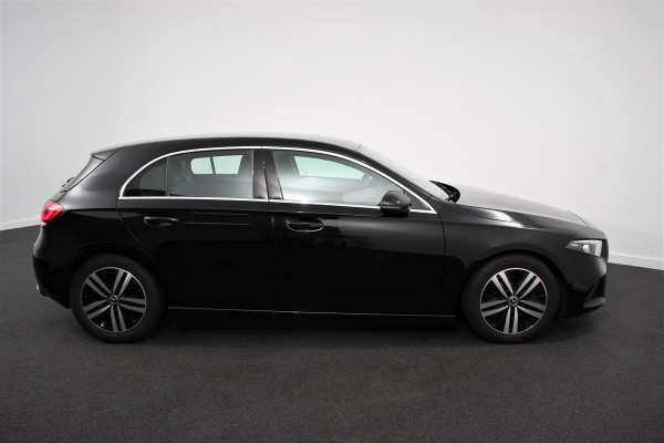 Mercedes-Benz A-Klasse 200 Automaat Progressive Navigatie Camera Climate Control Cruise Control Lane Assist Keyless Go Verkeersbord Herkenning 17 Inch Lichtmetaal