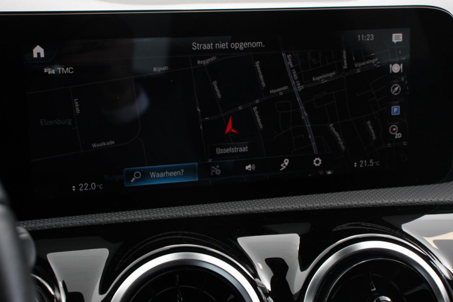 Mercedes-Benz A-Klasse 200 Automaat Progressive Navigatie Camera Climate Control Cruise Control Lane Assist Keyless Go Verkeersbord Herkenning 17 Inch Lichtmetaal