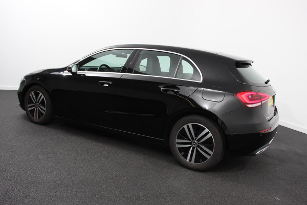 Mercedes-Benz A-Klasse 200 Automaat Progressive Navigatie Camera Climate Control Cruise Control Lane Assist Keyless Go Verkeersbord Herkenning 17 Inch Lichtmetaal