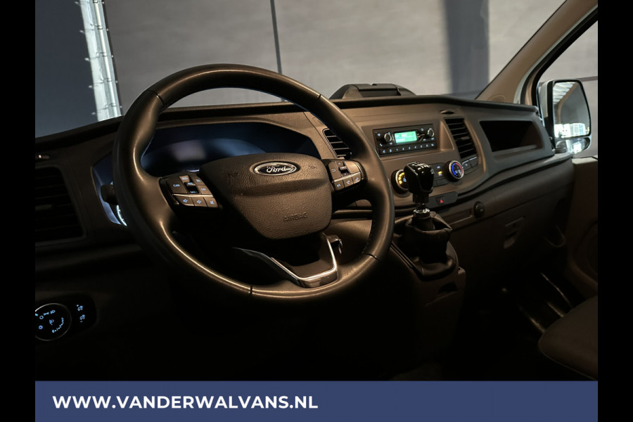 Ford Transit Custom 2.0 TDCI 130 pk L2H1 Euro6 Airco | LED | Cruisecontrol | Verwarmde voorruit | Parkeersensoren Bijrijdersbank, 2800kg trekvermogen