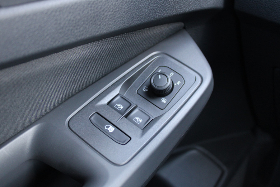 Ford Transit Connect 2.0 EcoBlue L2 Limited 122pk - Navi - Adaptive Cruise - Virtual cockpit - Blind Spot - Camera - Afneembare Trekhaak - Rijklaar