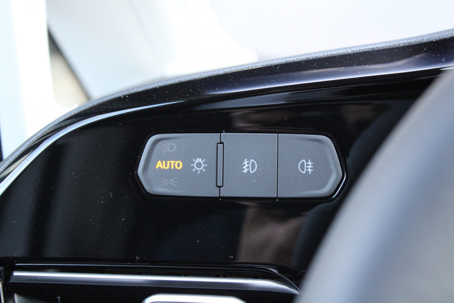 Ford Transit Connect 2.0 EcoBlue L2 Limited 122pk - Navi - Adaptive Cruise - Virtual cockpit - Blind Spot - Camera - Afneembare Trekhaak - Rijklaar