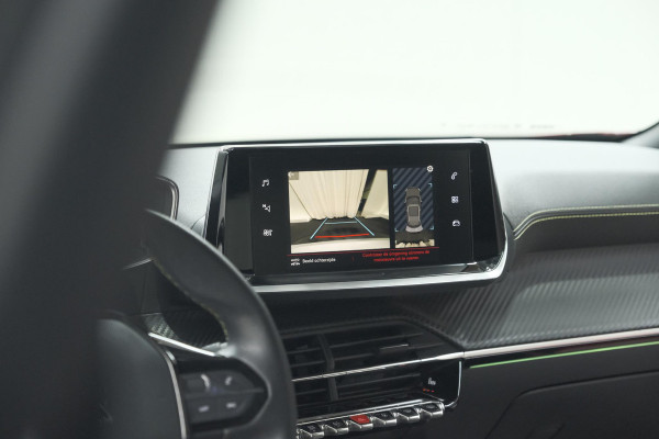 Peugeot 2008 PureTech 130 GT-Line | Trekhaak | Camera | Apple Carplay | Parkeersensoren