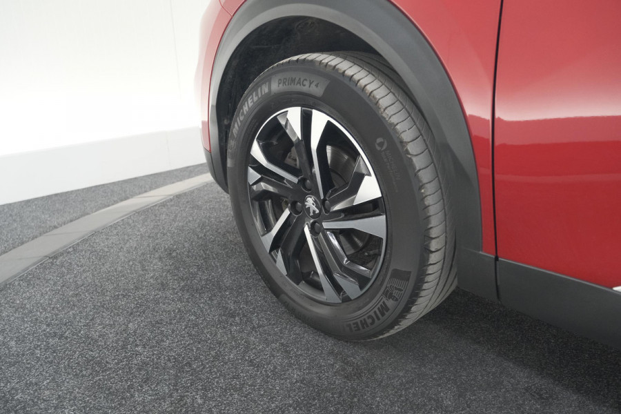 Peugeot 2008 PureTech 130 GT-Line | Trekhaak | Camera | Apple Carplay | Parkeersensoren