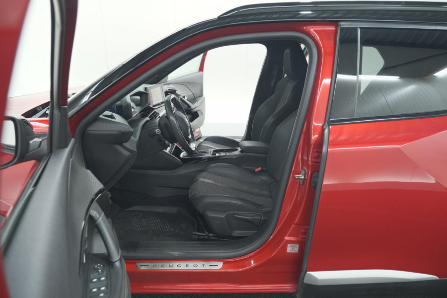 Peugeot 2008 PureTech 130 GT-Line | Trekhaak | Camera | Apple Carplay | Parkeersensoren