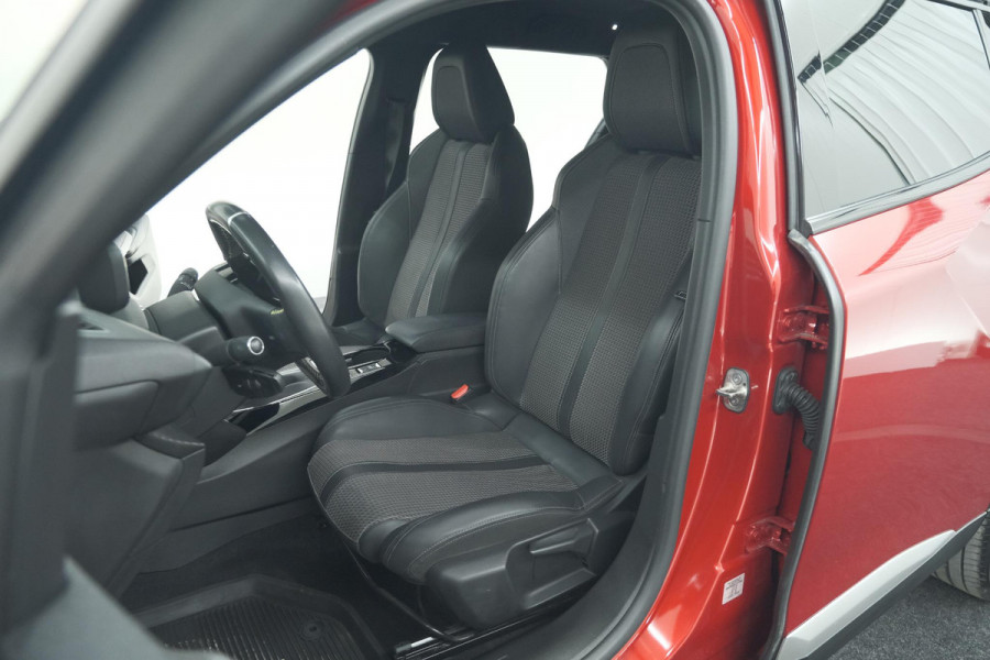 Peugeot 2008 PureTech 130 GT-Line | Trekhaak | Camera | Apple Carplay | Parkeersensoren