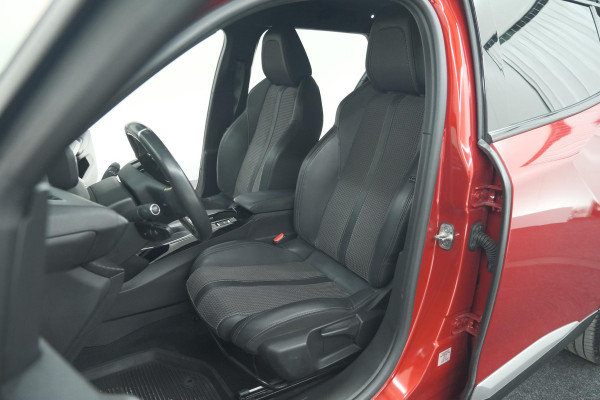 Peugeot 2008 PureTech 130 GT-Line | Trekhaak | Camera | Apple Carplay | Parkeersensoren